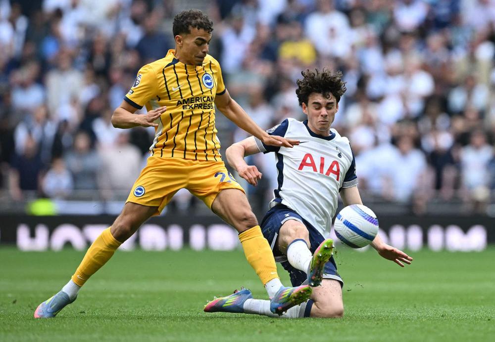 “你不是梅西C罗”！范戴克公开力挺后，萨拉赫仍被狠批