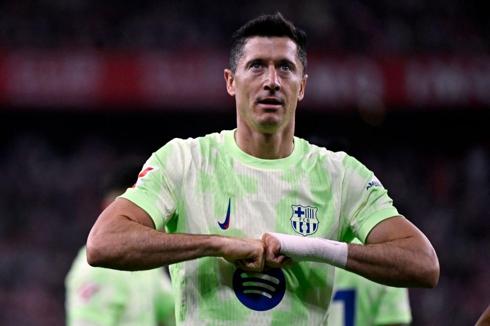 回忆杀！维埃里社媒晒照，大罗、巴乔、狼王等巨星聚餐